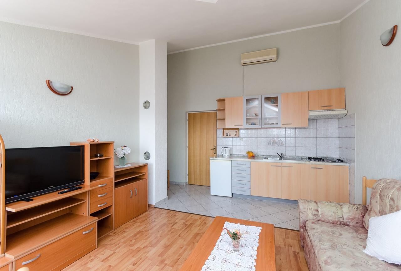 Apartments Krunoslav Punat Eksteriør billede