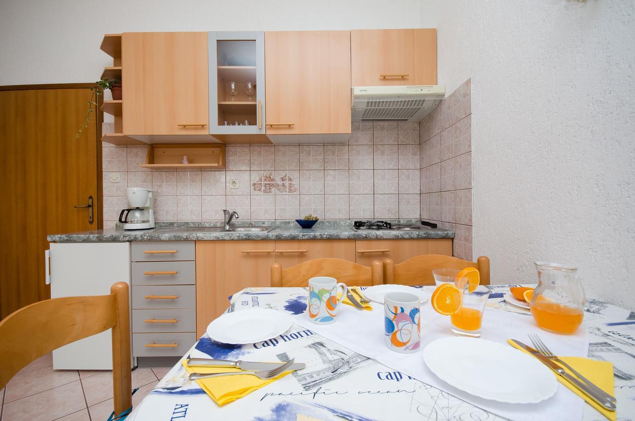Apartments Krunoslav Punat Eksteriør billede