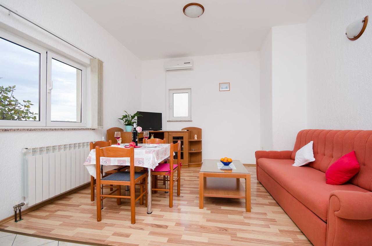 Apartments Krunoslav Punat Eksteriør billede