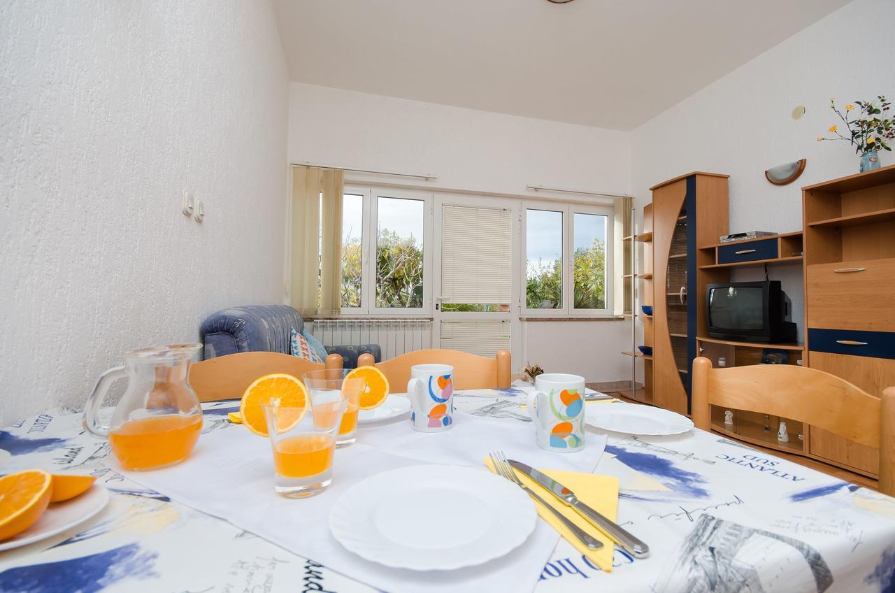 Apartments Krunoslav Punat Eksteriør billede